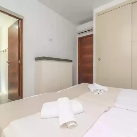 Blanca With Private Pool Villa *